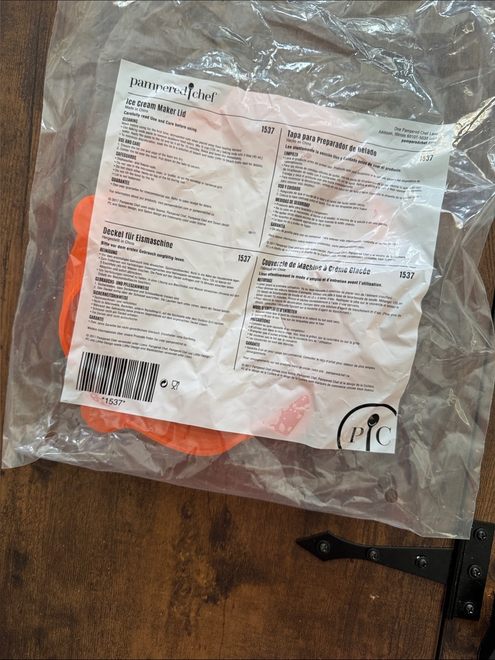 Pampered Chef Ice Cream machine and extra cover - Picture 6 of 7